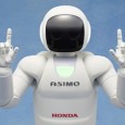 El famoso robot Asimo de Honda, debuto como guía en el museo de ciencias Miraikan en Tokio. Con movimientos muy articulados y reales, Asimo dio una presentación asombrosa, el público […]
